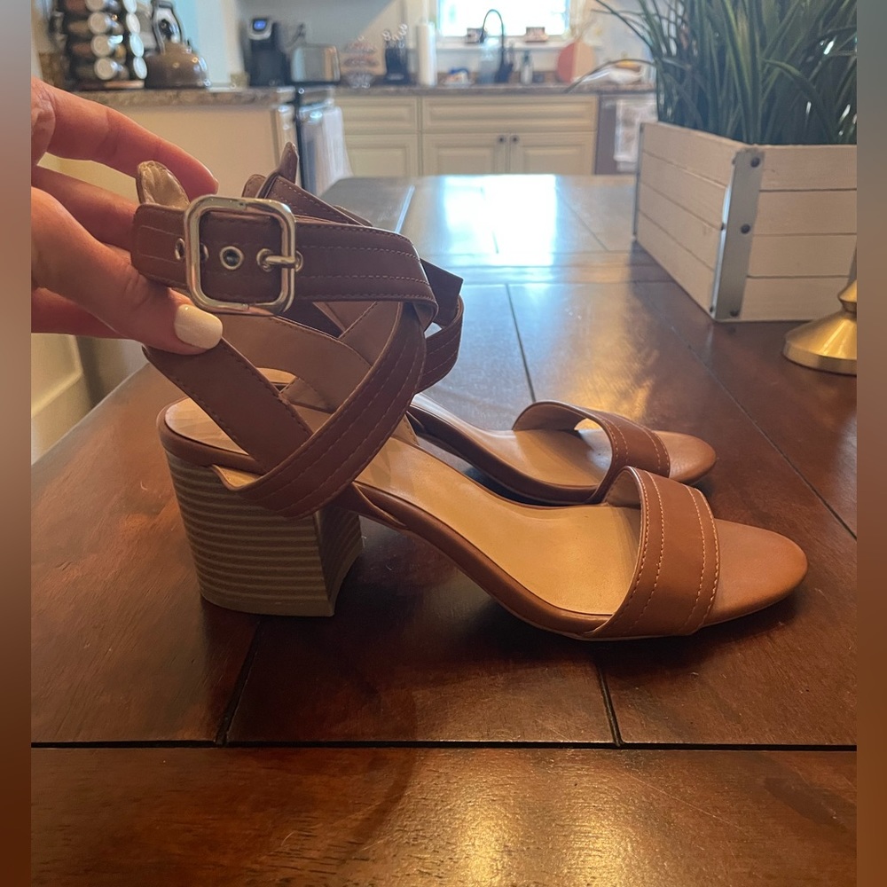 Adorable faux leather heels